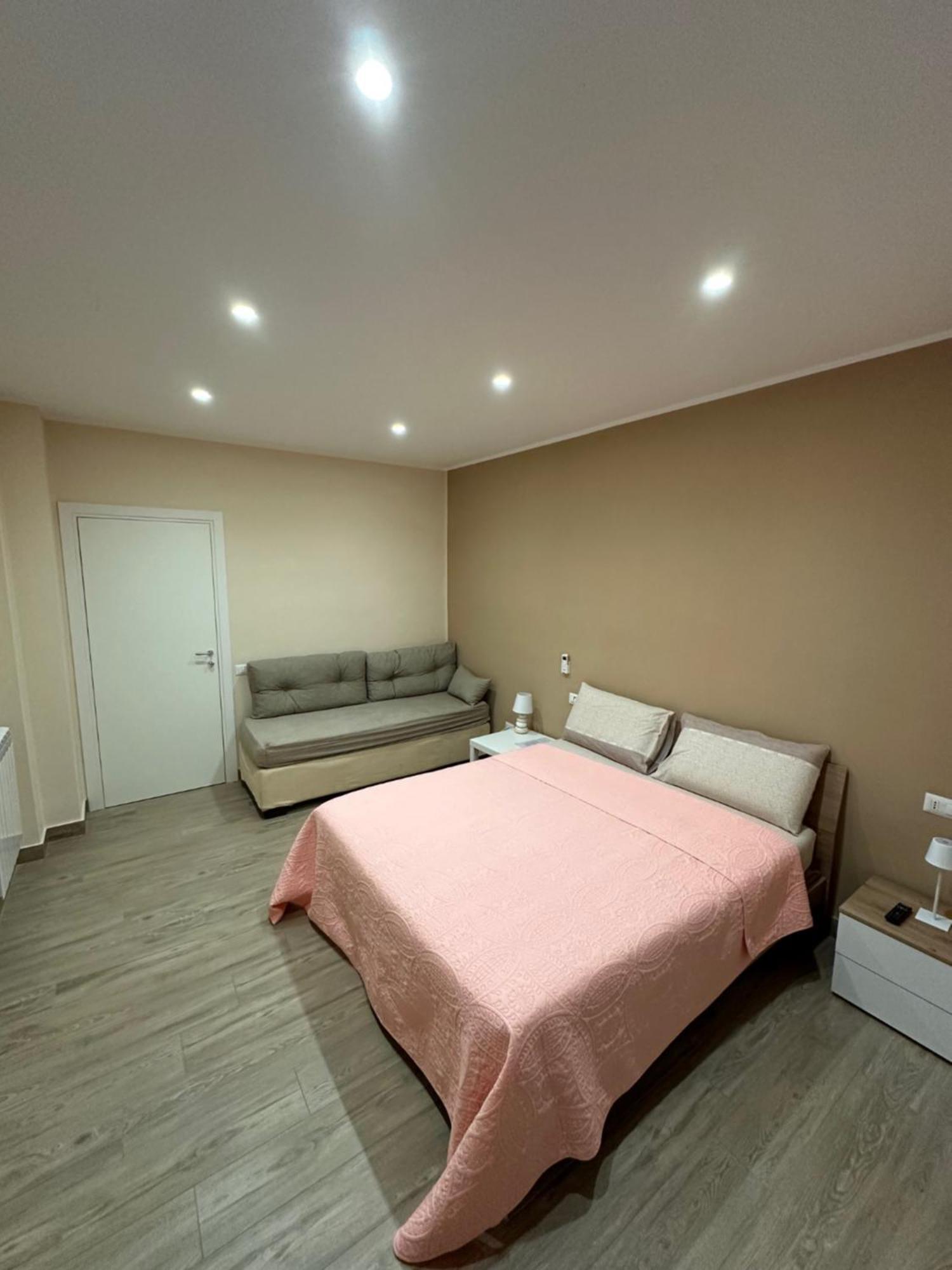 Binario 56 Bed and Breakfast Napoli Eksteriør billede